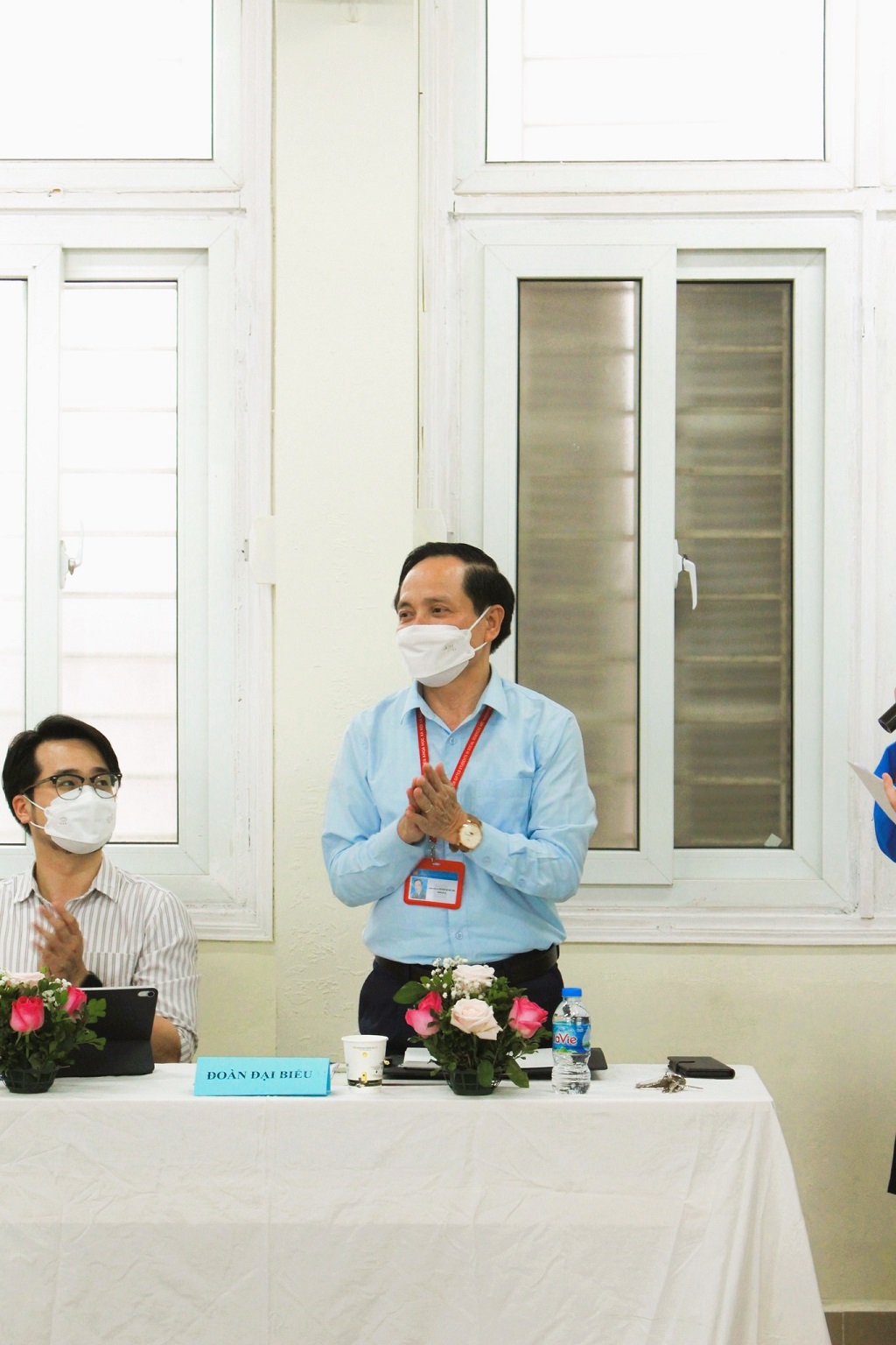 PGS TS Nguyễn Quang Liệu Hiệu trưởng Trường THPT Chuyên phát biểu tại Đại hội